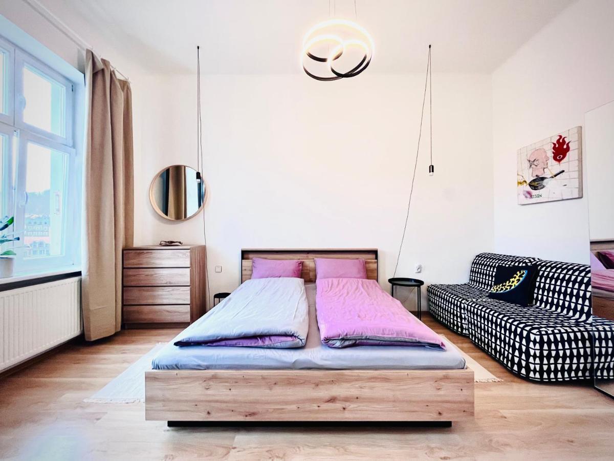Sunny City - Apartment In Spa Zone With Private Garage Карловы Вары Экстерьер фото
